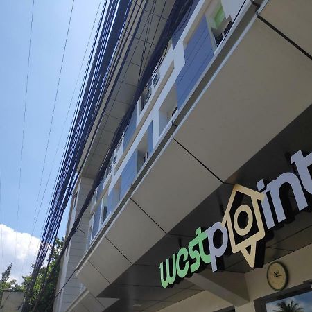 Westpoint Hotel セブ市 エクステリア 写真