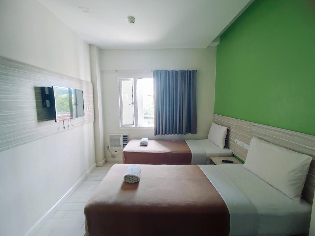 Westpoint Hotel セブ市 エクステリア 写真