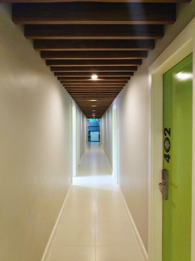 Westpoint Hotel セブ市 エクステリア 写真