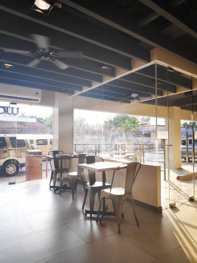 Westpoint Hotel セブ市 エクステリア 写真