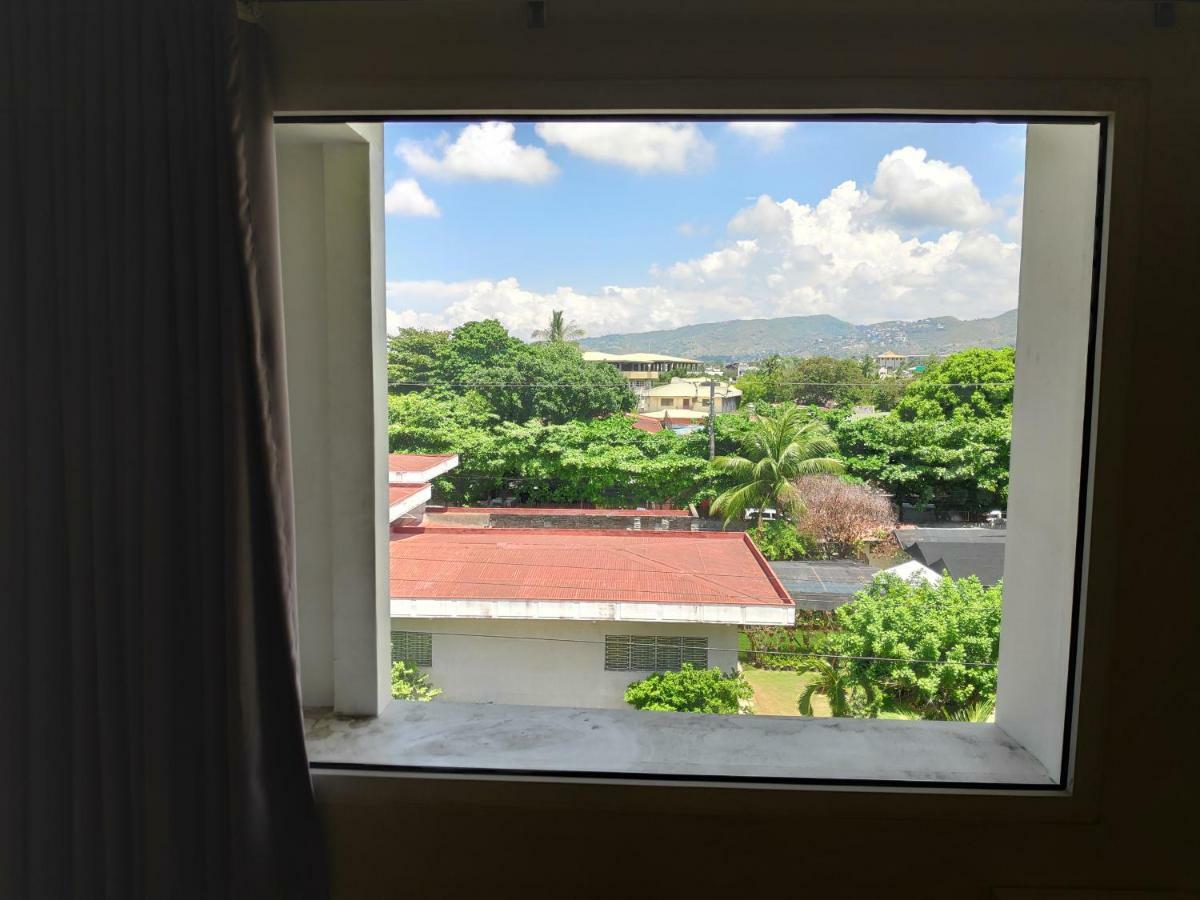 Westpoint Hotel セブ市 エクステリア 写真